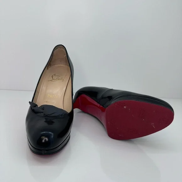 Christian Louboutin Black Heels with Red Sole - Picture 4 of 4